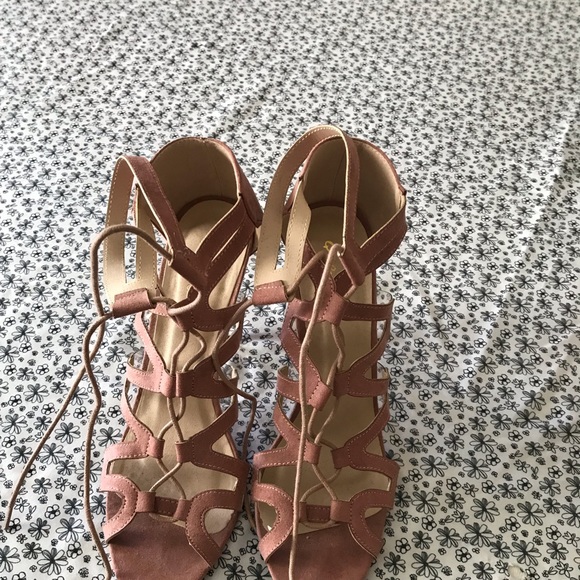 Front lace Sandals - Picture 1 of 5